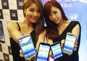 Samsung Android Mobile Phones Under 9000